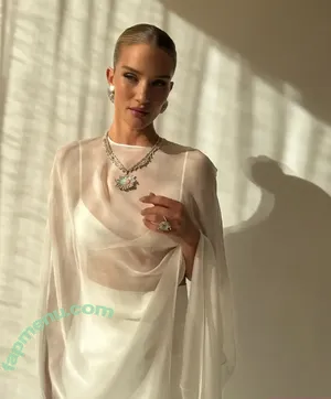 Rosie Huntington-Whiteley / Rosie Huntington Whiteley / rosiehw nude photo #1586