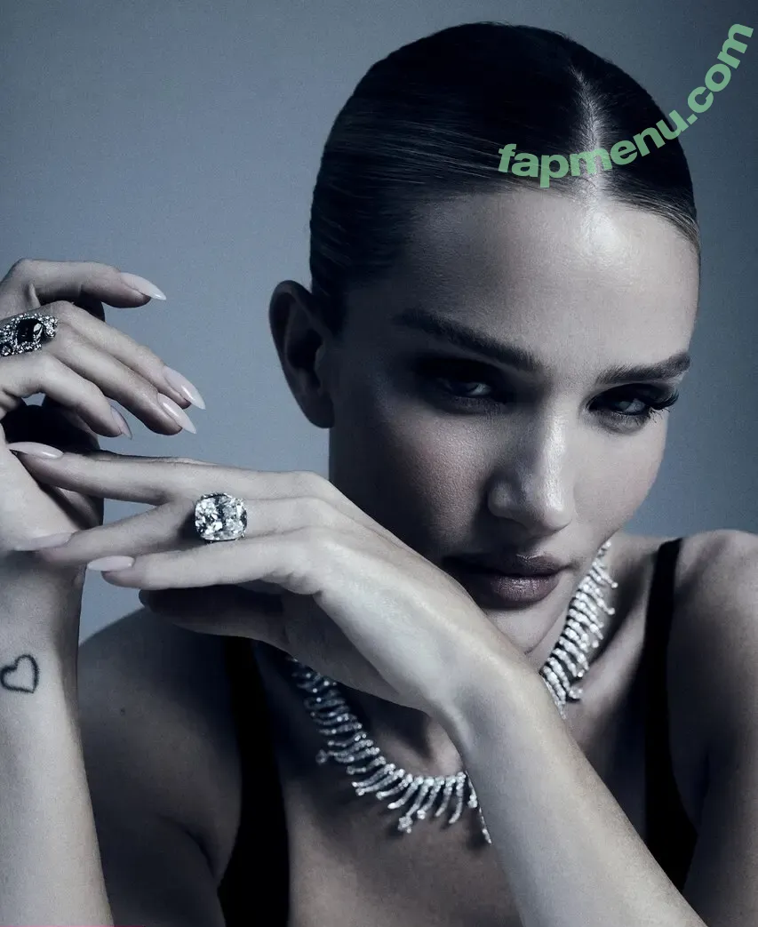 Rosie Huntington-Whiteley nude photo #1614 (Rosie Huntington Whiteley / rosiehw)