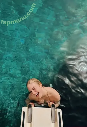  nude photo #0007