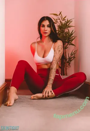  nude photo #0002