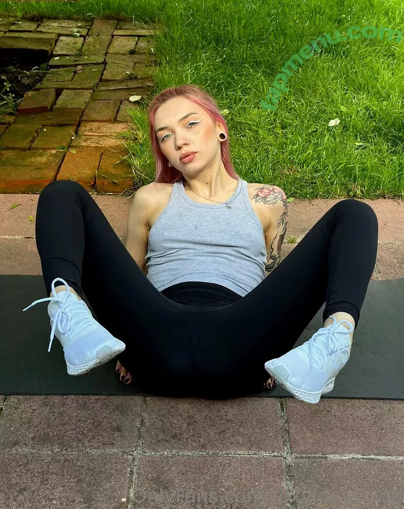 roxyloove_vip nude photo #1088 (mayberoxy)