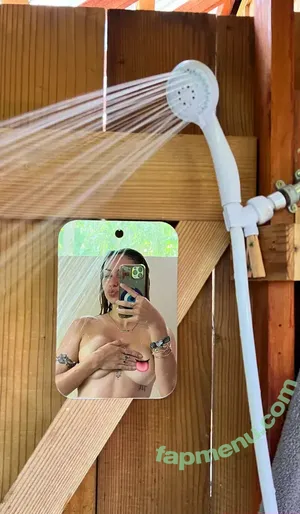 Roxyrose777 / roxyroxy777 / urislandwifey6969 nude photo #0150