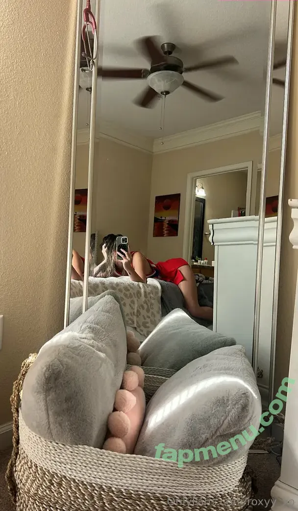 roxyy_xo nude photo #0002 (roxyj_xo)