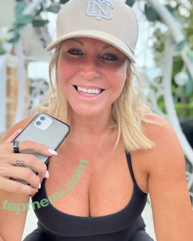 rozzswitzer nude photo #0004 (rozzswitzer)