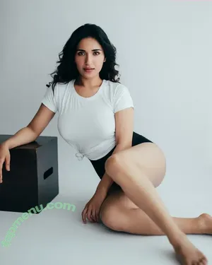 Ruhani Sharma / ruhanisharma94 nude photo #0002