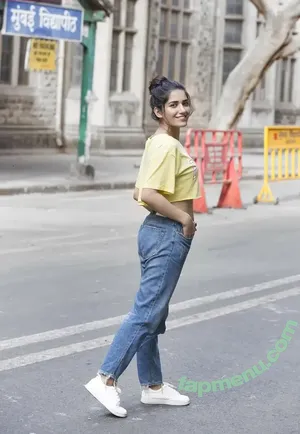 Ruhani Sharma / ruhanisharma94 nude photo #0018