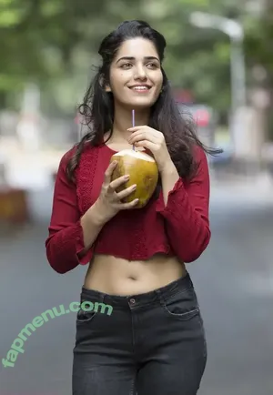 Ruhani Sharma / ruhanisharma94 nude photo #0024