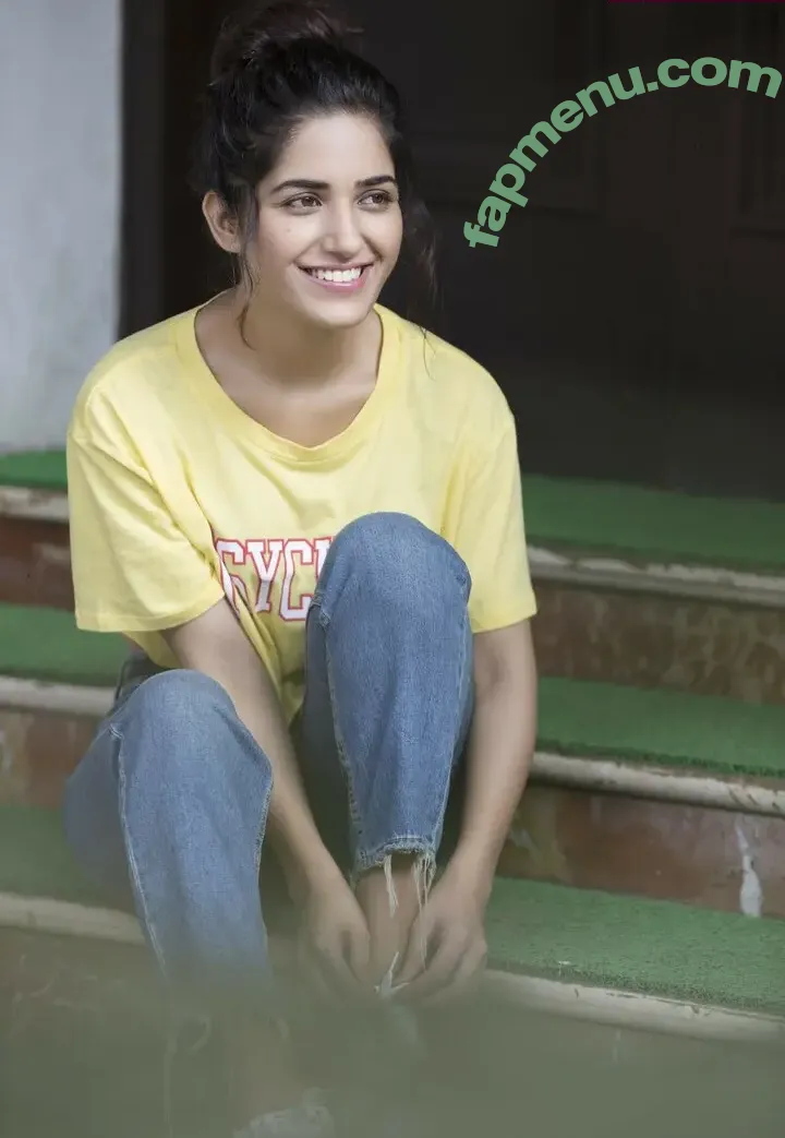 Ruhani Sharma nude photo #0021 (ruhanisharma94)