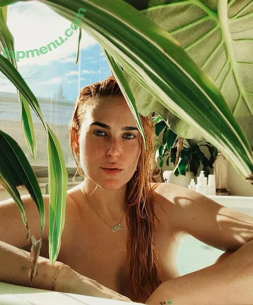 Rumer Willis nude photo #0212 (RumerWillis / therue)