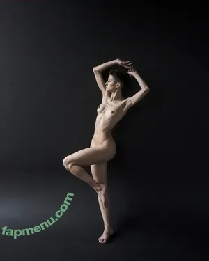  nude photo #0001