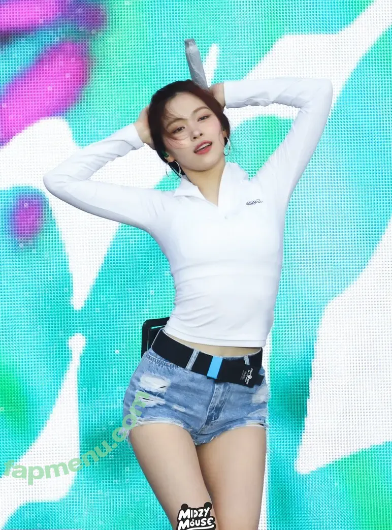 Ryujin nude photo #0117 (ITZY (신류진 / Shin Ryu-jin / iamfinethankyouandryu)