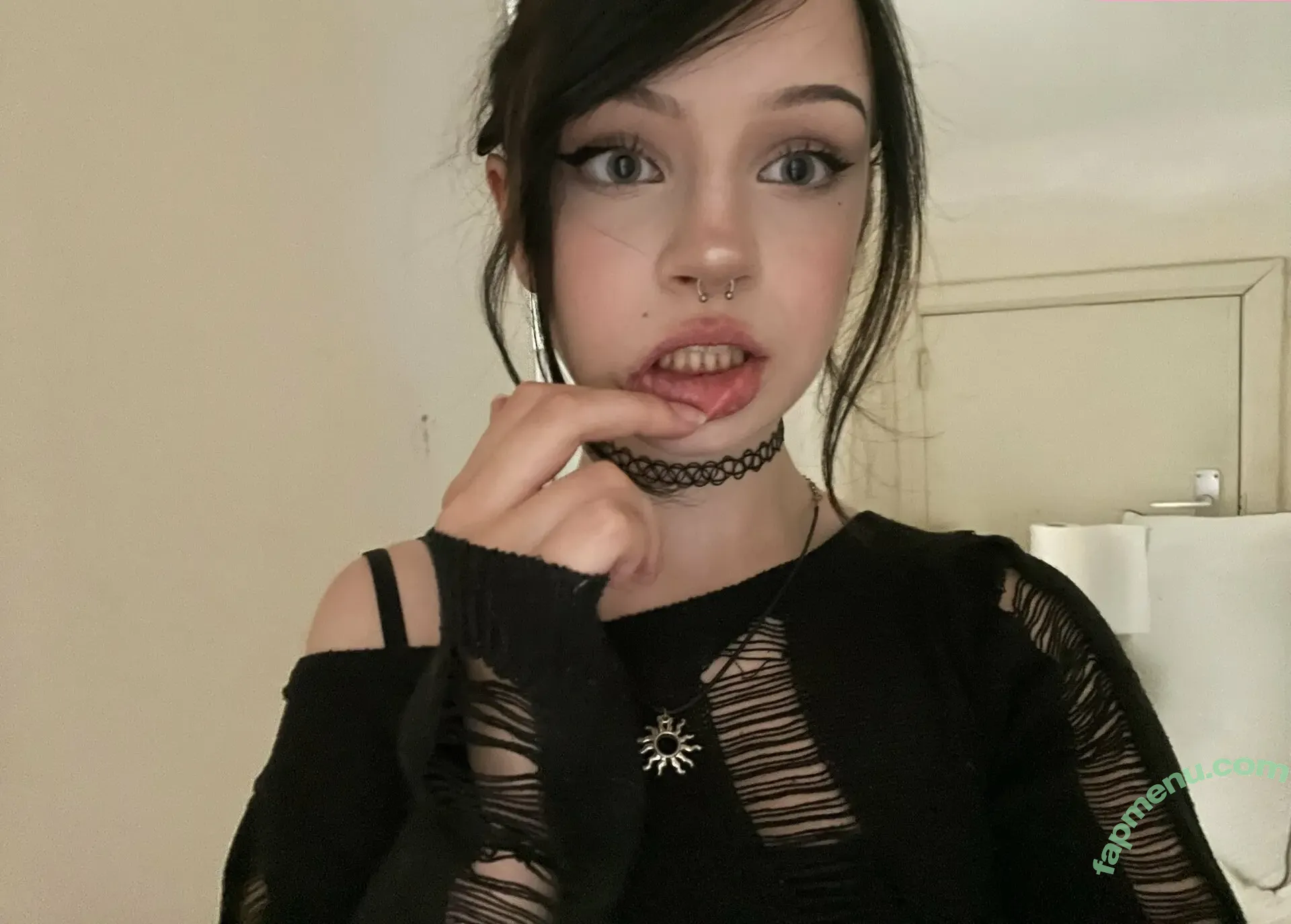 saabine777 nude photo #0067 (4lkiraa / diedatmyhouse / ilovemybunnyakira / sabine_dede / valerine777)