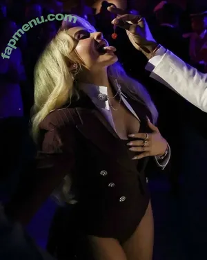 Sabrina Carpenter / sabrinacarpenter nude photo #5591