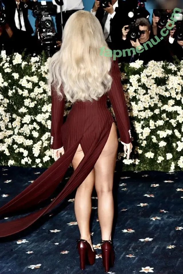 Sabrina Carpenter nude photo #5691 (sabrinacarpenter)