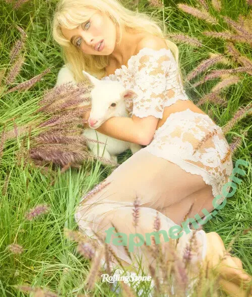 Sabrina Carpenter nude photo #5843 (sabrinacarpenter)
