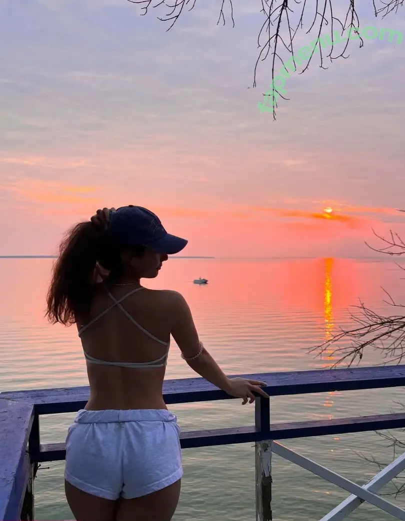 Sabrina Pezeshkian nude photo #0552 (sabababaroo / sabadabadoodle)