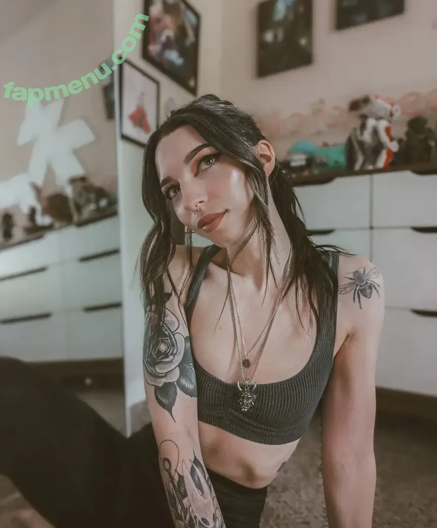 sailorbeeee nude photo #0002 (sailorbeeee)