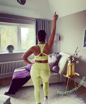 Saira Khan / iamsairakhan / sairasbum nude photo #0004