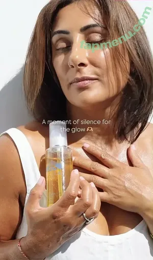 Saira Khan / iamsairakhan / sairasbum nude photo #0800