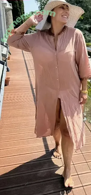Saira Khan / iamsairakhan / sairasbum nude photo #0802