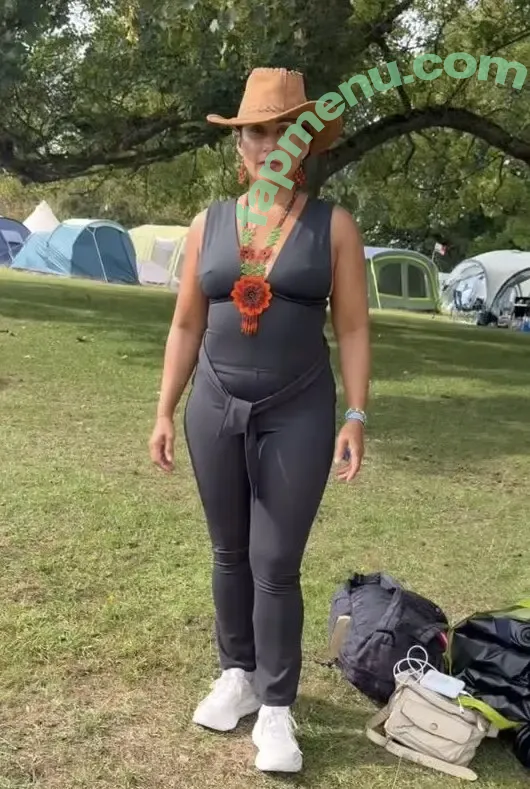 Saira Khan nude photo #0784 (iamsairakhan / sairasbum)