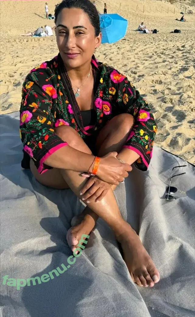 Saira Khan nude photo #0806 (iamsairakhan / sairasbum)
