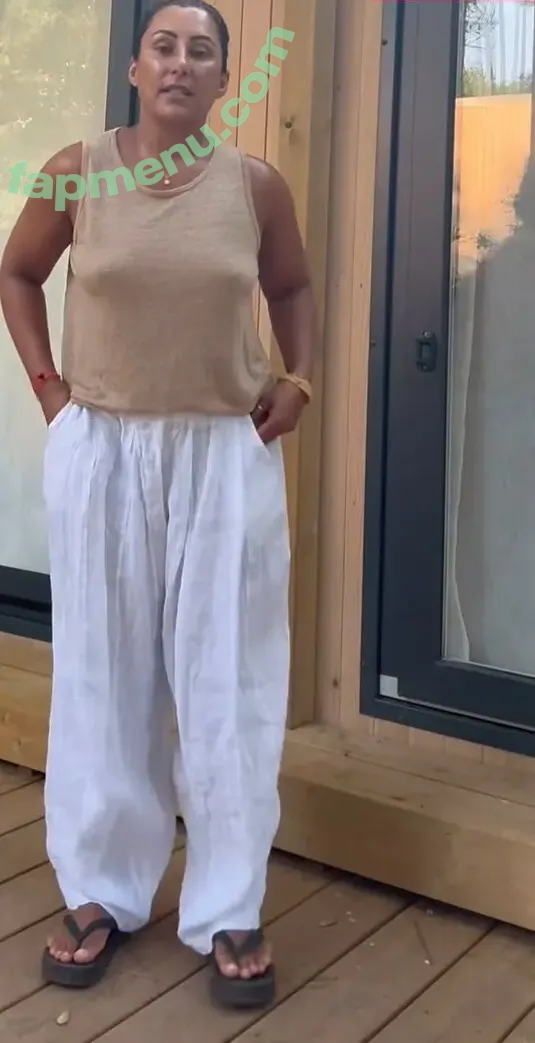 Saira Khan nude photo #0823 (iamsairakhan / sairasbum)