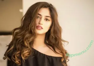 Sajal Ali / sajalaly nude photo #0035