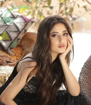Sajal Ali / sajalaly nude photo #0046