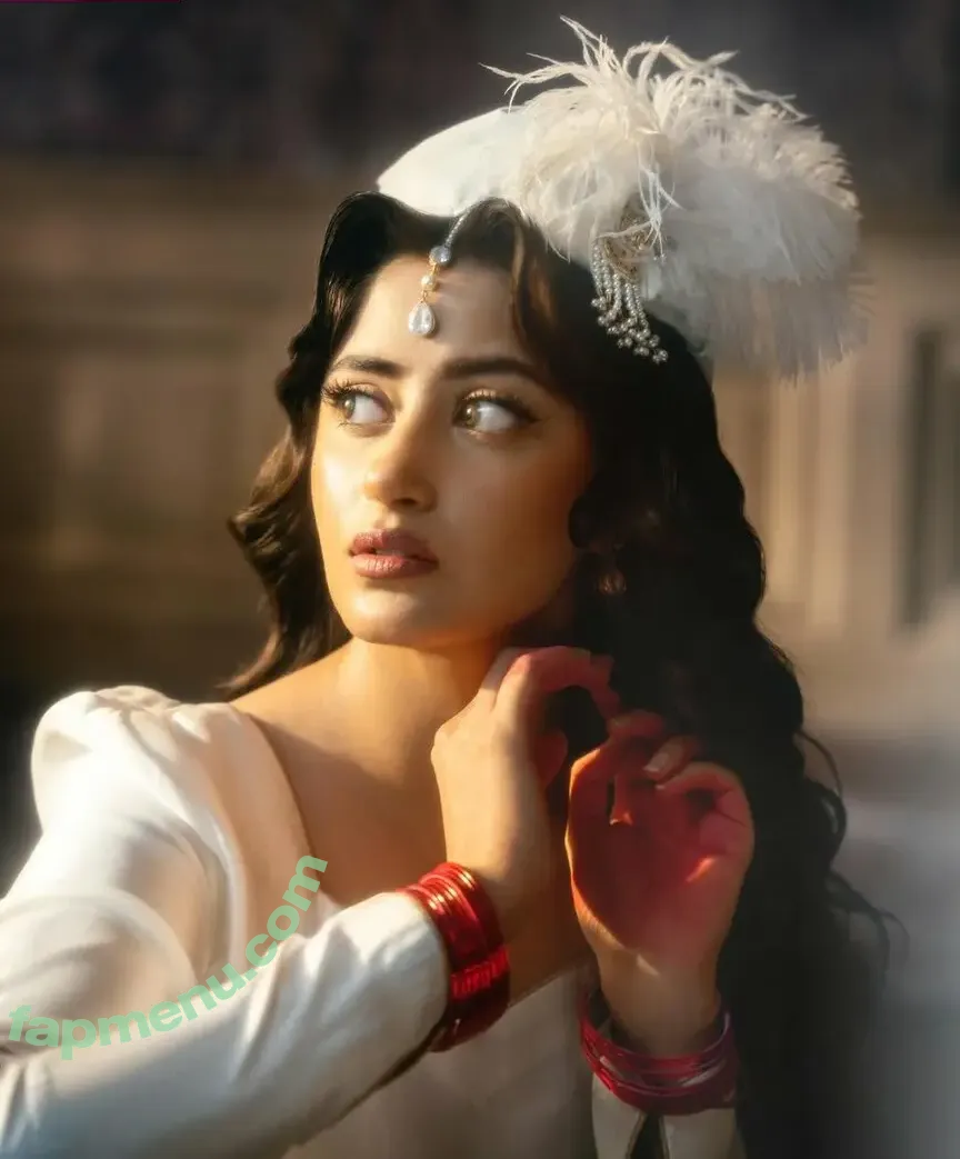 Sajal Aly nude photo #0005 (Sajal Aly)
