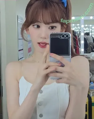 Sakura Miyawaki 宮脇 咲良 / 39saku_chan / LESSERAFIM nude photo #0179