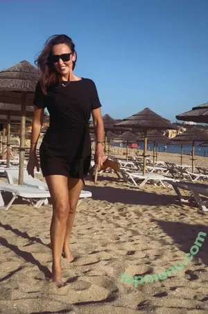 Sally Nugent / sallynugenttv nude photo #0081