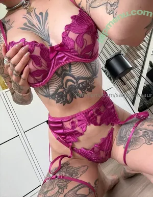 Sallydinosaur nude photo #0228