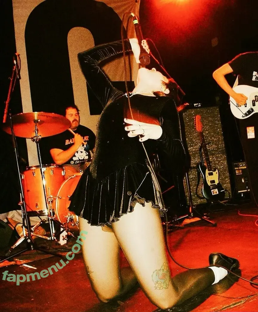 Sam Bielanski nude photo #0021 (Pony / ponytheband)