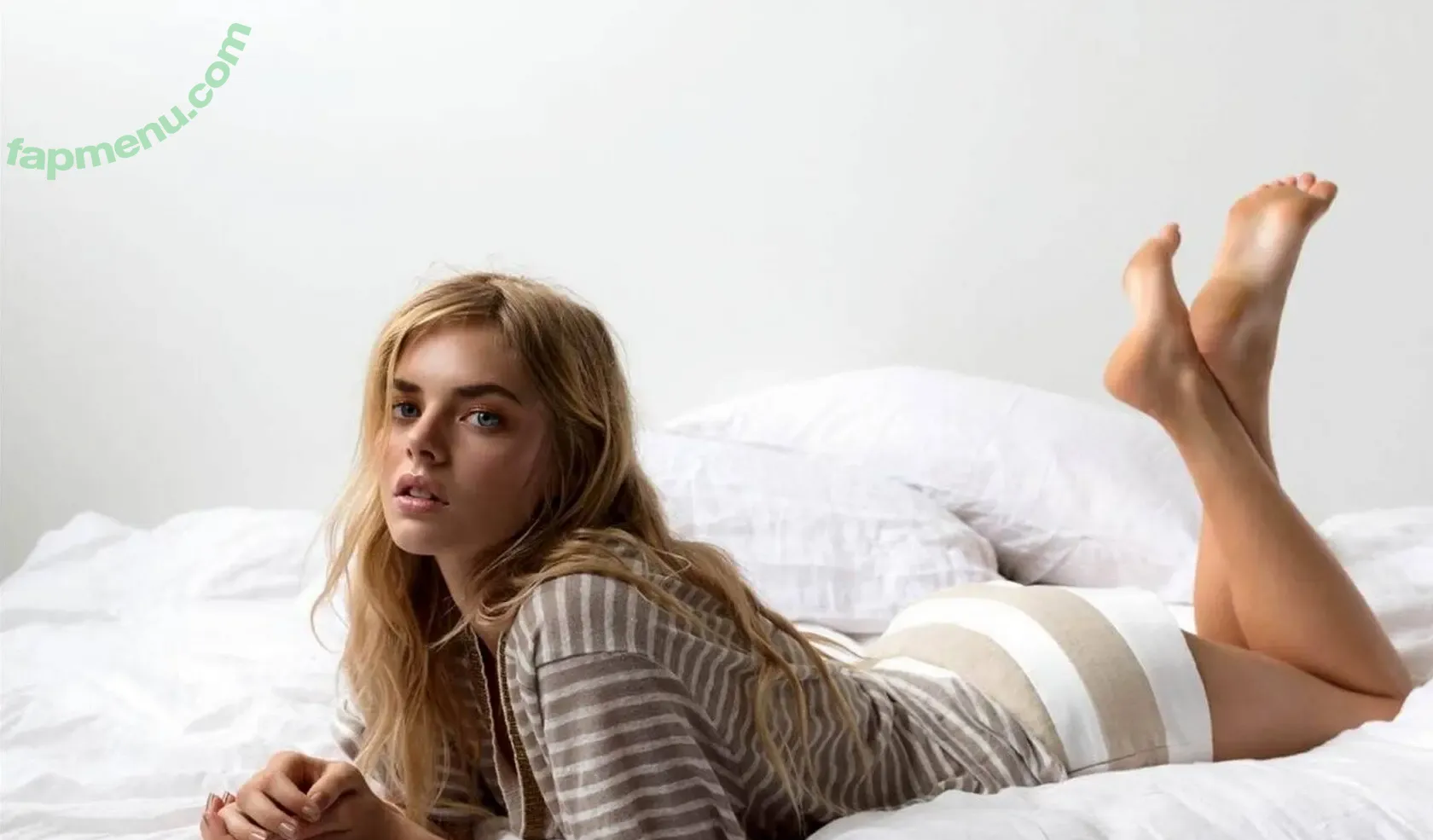 Samara Weaving nude photo #0951 (samweaving)