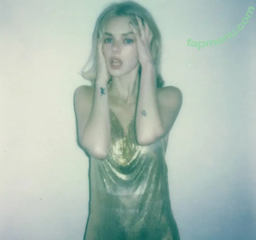 Samara Weaving nude photo #1044 (samweaving)