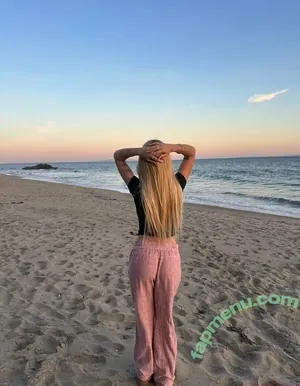  nude photo #0002