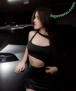 Samrazzu nude photo #0003