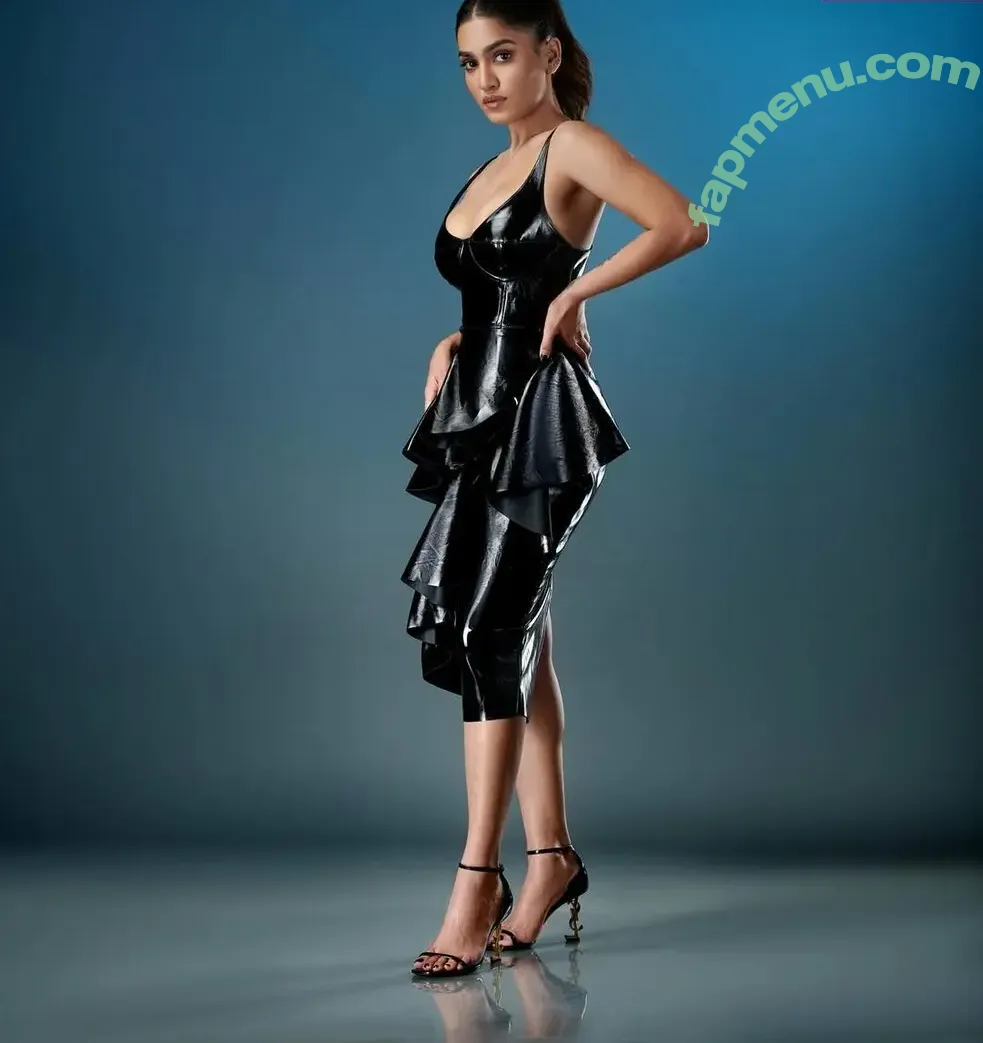 Saniya Iyappan nude photo #0001 (_saniya_iyappan_)