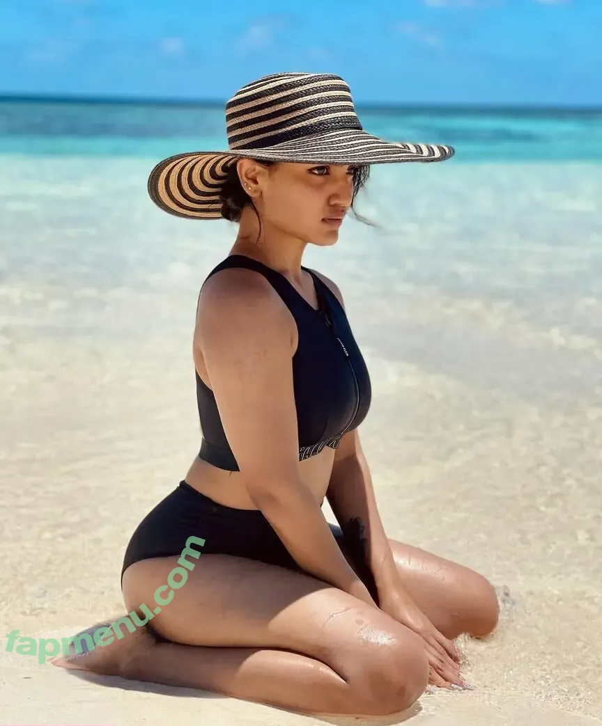 Saniya Iyappan nude photo #0009 (_saniya_iyappan_)
