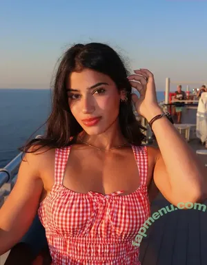Sara Saffari / sara_saffari / sarasaffari__ nude photo #0900