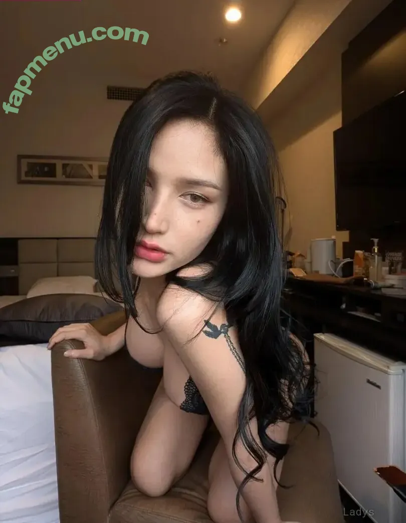 Sara Tokyo nude photo #0003 (Sara_Tokyo)
