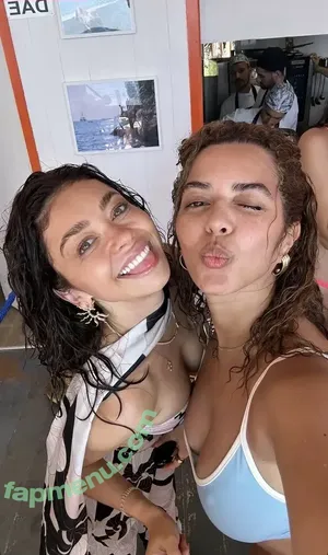 Sarah Hyland / Sarah_Hyland / sarahhyland nude photo #1255