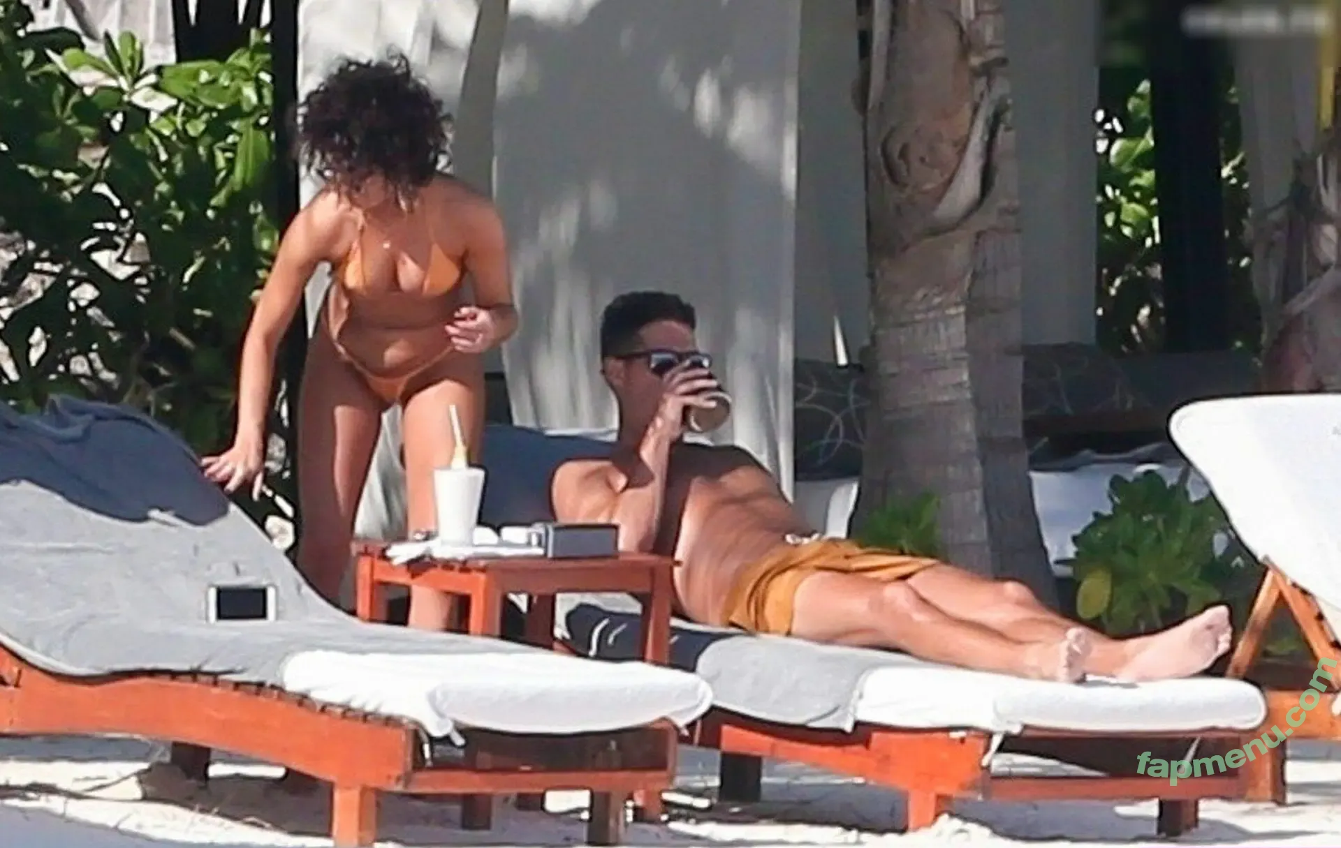 Sarah Hyland nude photo #1244 (Sarah_Hyland / sarahhyland)
