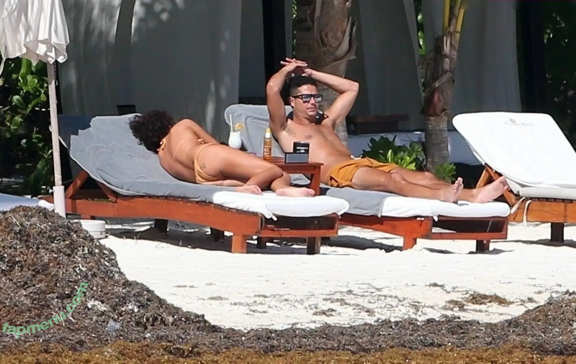 Sarah Hyland nude photo #1246 (Sarah_Hyland / sarahhyland)