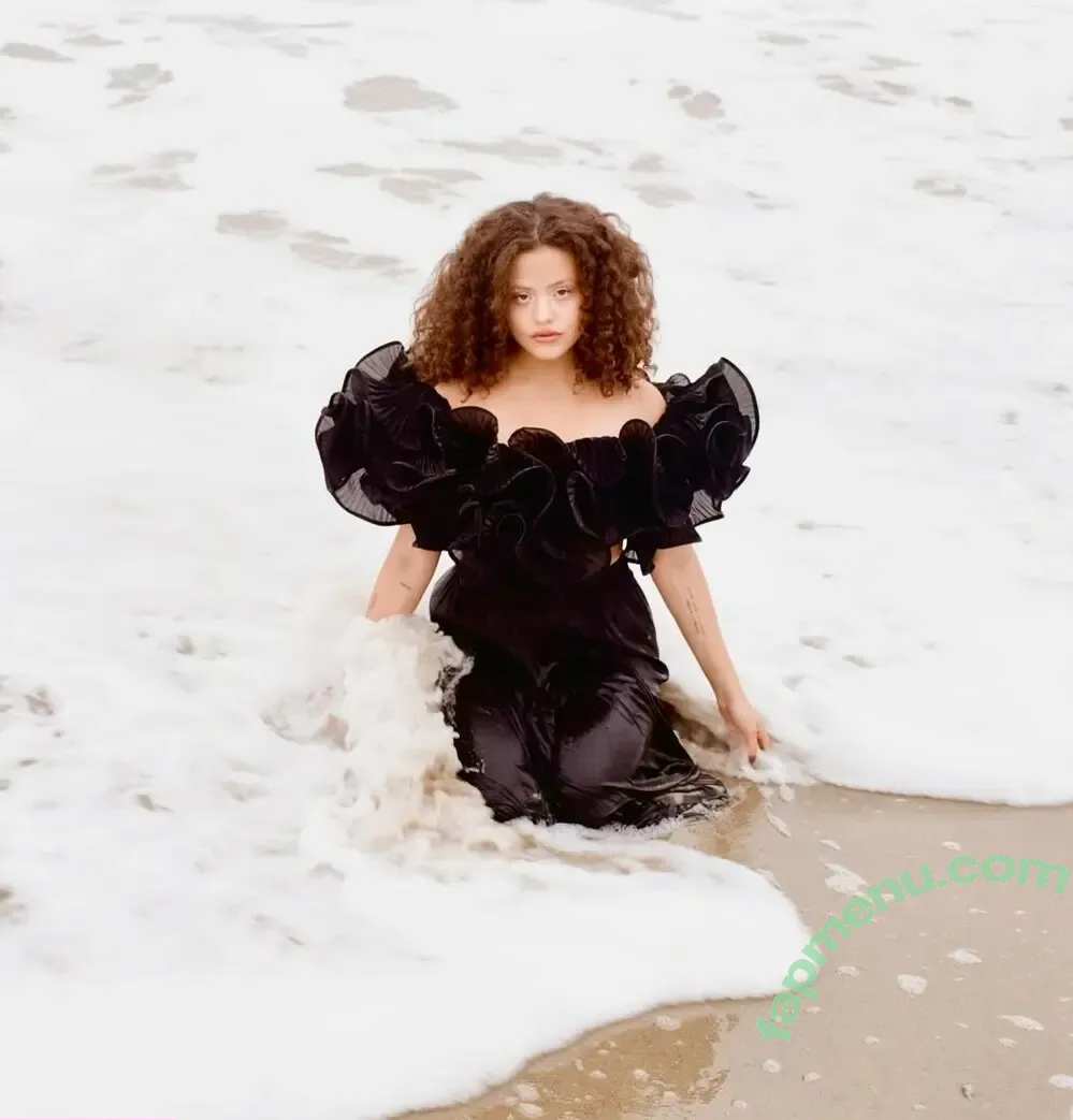 Sarah Jeffery nude photo #0126 (lazy_lewds55 / sarahmjeffery)
