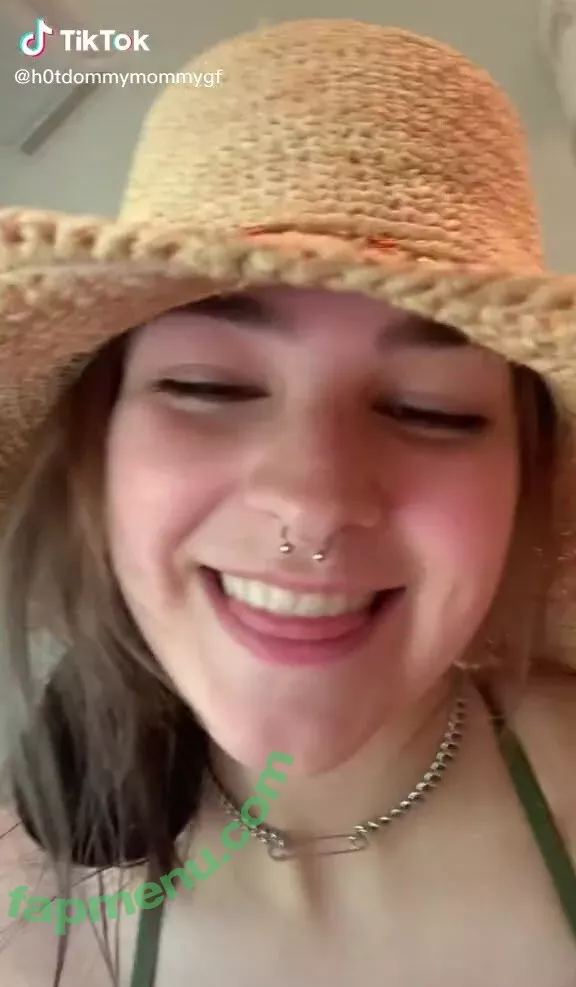 Sarah Lynne Marie nude photo #0006 (cutepicklegremlin4 / h0tdommymommygf / sarahlynnmarie.88 / sarahninjaqueen / u55344400)