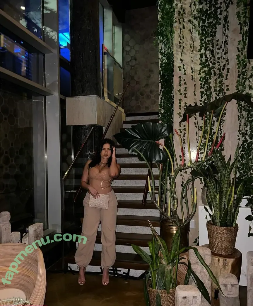 Sarah Marianne nude photo #0020 (sarah_marianne / sarahbmorgan)