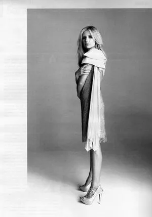Sarah Michelle Gellar / sarahmgellar nude photo #0555