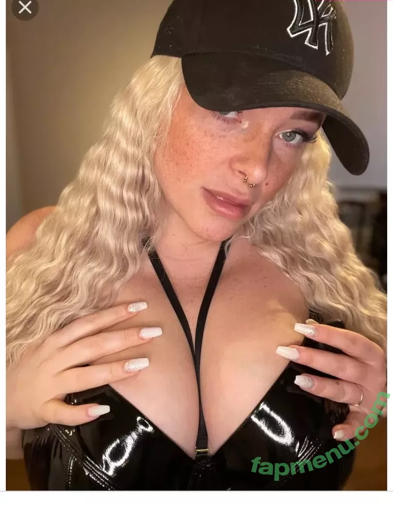Sarah Neuhaus nude photo #0003 (missundercover.__)